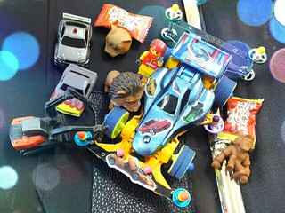おもちゃの車